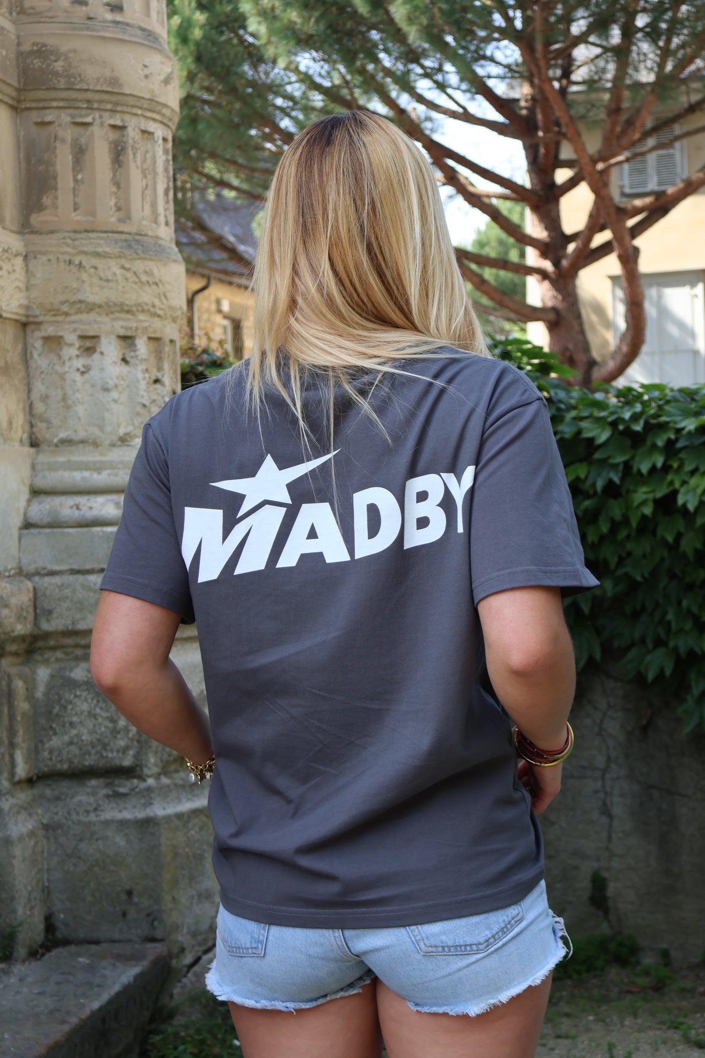 T-SHIRT MADBY
